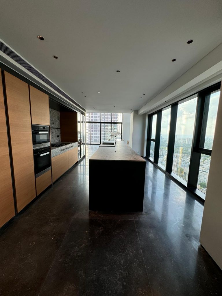 28bfe97b-d784-49b7-a9b6-39d63c6449f5